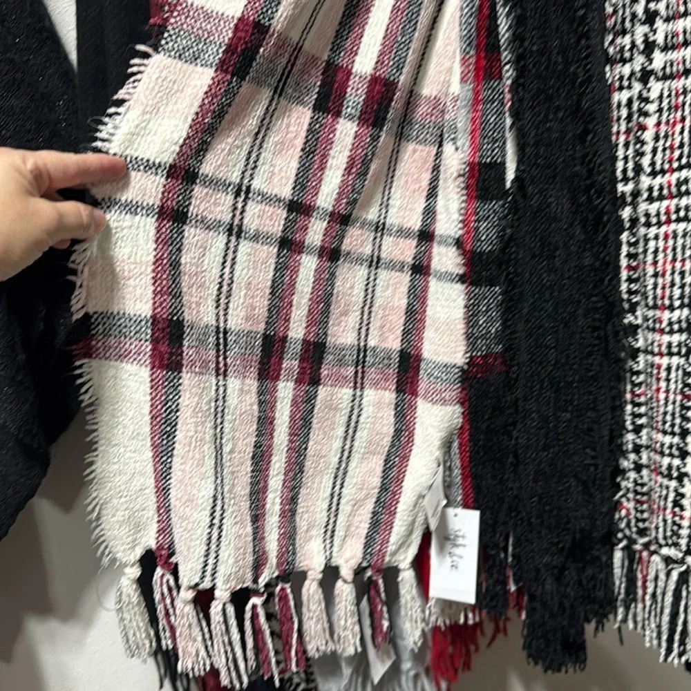 NWT Style & Co
Women's Chenille Plaid Fringe-Trim Scarf Women’s - Picture 2 of 4